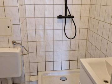 Balkon, Einbauküche möglich, frisch renoviert