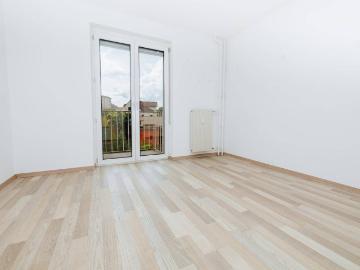 BALKON I BADEWANNE I INNENHOF AUSRICHTIG I SEHR RUHIG I...