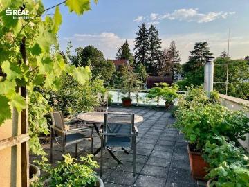 TRAUMHAFTE DG MAISONETTE mit XXL TERRASSE und DACHGARTEN...