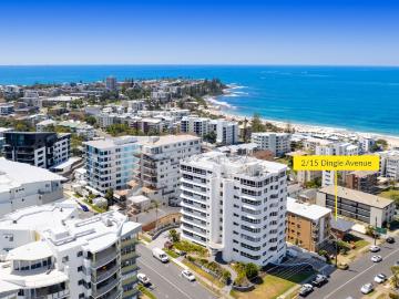 Beautifully Renovated 2 Bedroom Unit in Sought After...