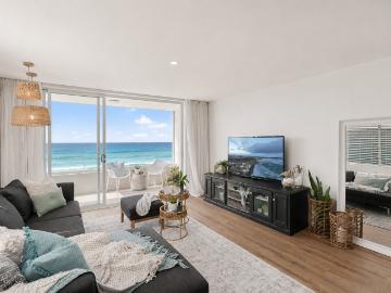 Beautifully Renovated Beachfront Apartment with Sweeping...