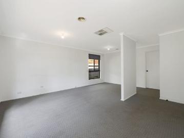 Beautifully Renovated Home with moderns Kitchen & Bathrooms