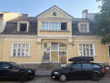 befristet und möbliert: charmanter Altbau in zentraler Lage