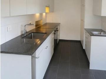 Befristete 4.5 Zimmer Wohnung mit Seesicht in Kilchberg