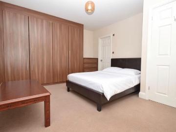 Belvedere Avenue, Ilford, IG5 0UE 1 bed in a house share...