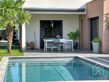 Belle maison de 170 m2 avec sa piscine plein Sud