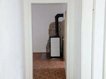 BERNDORF SCHÖNE 3 ZIMMER WOHNUNG MIT BALKON & STELLPLATZ