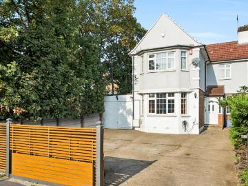 Birchen Grove, Kingsbury NW9, 3 bed semi detached house...