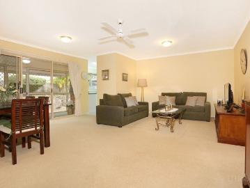 Boutique Coombabah Villa in a Well Kept, Tightly Held...