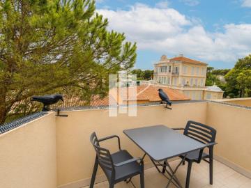 BOULOURIS DERNIER ÉTAGE APPARTEMENT RÉNOVÉ AVEC MEZZANIN