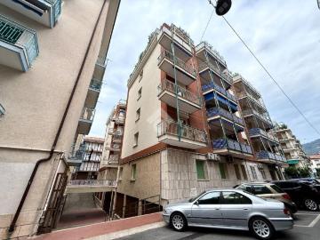 Box / Garage in vendita a Alassio SV
