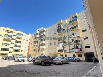 Box fechada no Bairro Afonso Costa | Setúbal