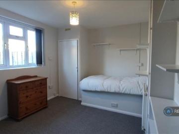 Bletchingley Road, Merstham, RH1 1 bed in a house share...