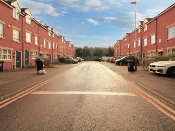 Blue Fox Close, Leicester LE3, 4 bed terraced house to...