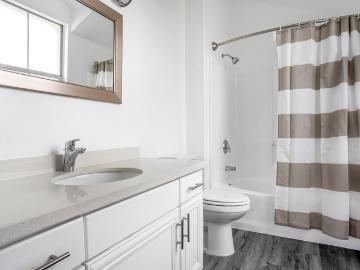 Blueground Los Angeles 3 Bedroom Home for Rent at 12130...