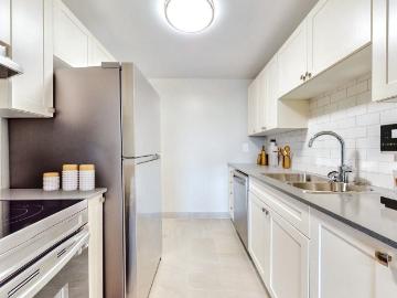Bradley Court I/II 1 Bedroom Apartment for Rent at...
