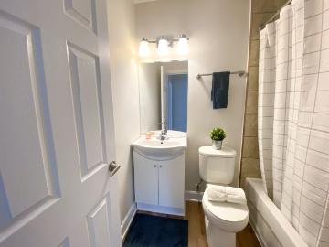 Britannia Park Studio Apartment for Rent at 348 Zephyr...