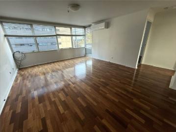 Bright and Spacious Three Bedroom Apartment in a...