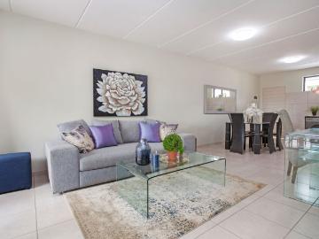 Bright & Beautiful – 2 Bed 2 Bath GROUND FLOOR Apartment...