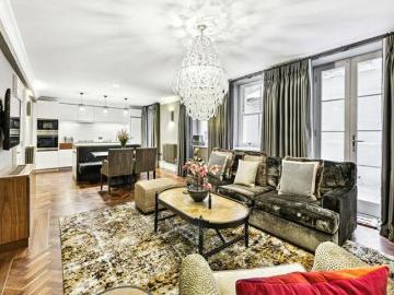 Buckingham Street, Covent Garden, 3 Bedroom Apartment
