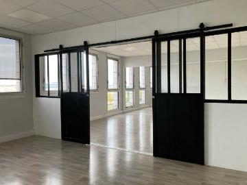 Bureaux à louer Montigny le Bretonneux Proche gare et...