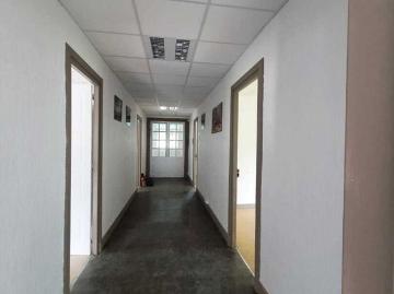 Bureau de prestige de 400 m2 en location Soulom, France