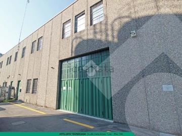Capannone in affitto di 340 m² in Via Trento, 33