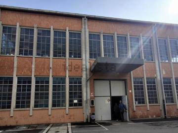 Capannone in vendita di 6198 m² in Via Padre Greggio, 12