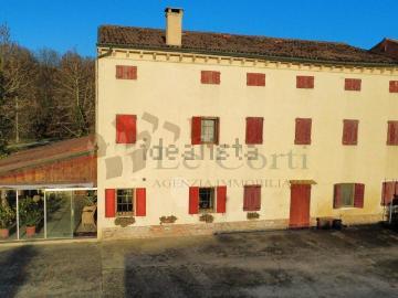 Capannone in vendita di 1000 m²