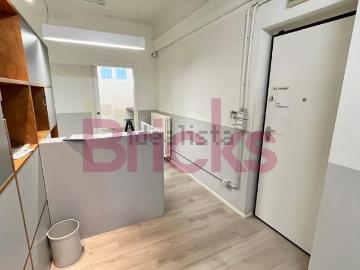 Capannone in vendita di 250 m² in Via Francesco d&apos...
