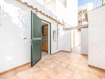 CASA ADOSADA CON PARKING Y PATIO EN S ´ARENAL LLUCMAJOR...