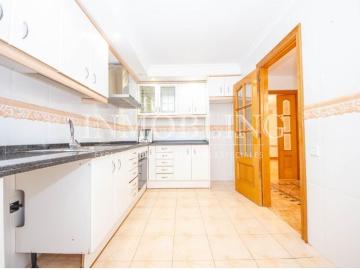 Casa adosada en alquiler con patio y bbq