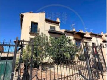 Casa adosada Venta Arcas, Arcas