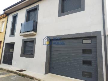 Casa chalet en Venta en Villaquilambre