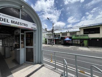 Casa comercial en Venta sobre la Av. La Prensa, frente a...