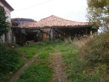 Casa con terreno en C/ Sombreado, Soto del Barco Asturias
