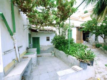 Casa de pueblo tipica mallorquina con terreno como...