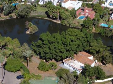 Casa de 228 m2 en venta Aloha, Nueva Andalucia, Andalucía