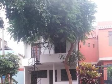 CASA DE 2 PISOS EN VENTA, NO AMOBLADA