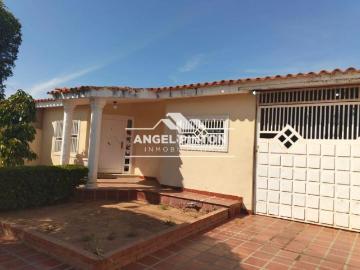 Casa en Alquiler en Maracaibo OESTE Zulia 250 m2. 3 hab
