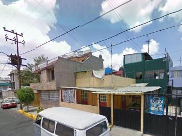 Casa en venta Col Unidad Habitacional Vicente Guerrero...