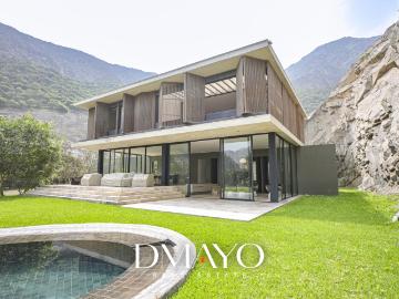 Casa en venta con piscina privada en la Quebrada,...
