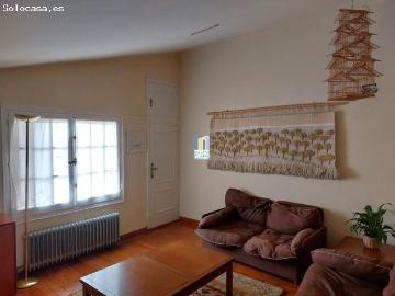 CASA EN VENTA DE 6 DORMITORIOS, 4 BAÑOS, JARDÍN Y GARAJE...