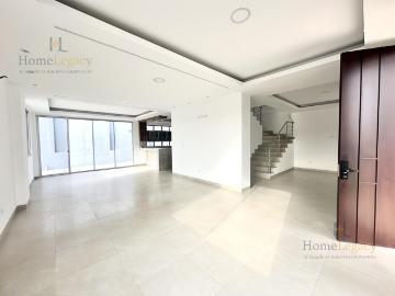Casa en Venta – El Condado de Vicolinci, Samborondón AD