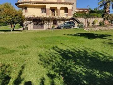 Casa en Venta en Madrigal de la Vera