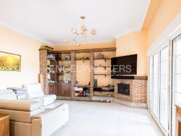 Casa en venta en Móstoles, Parque Coimbra. Chalet en...