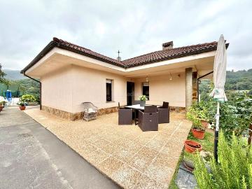 Casa en venta en Oviedo, Parroquias Sur La Manjoya....