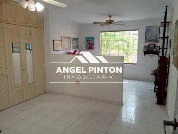 Casa en Venta en Barquisimeto Lara 232 m2. 5 hab