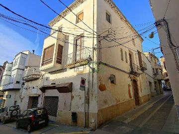 Casa en venta en calle Ginestar, Móra d´Ebre, de 793 m²...