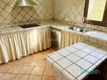 Casa en venta en Castelldefels, Montmar. Casa con muchas...